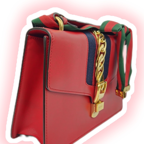 ✅️ SOLD ✅️ Gucci Calfskin Small Sylvie Shoulder Bag in Hibiscus Red - Picture 3 of 13